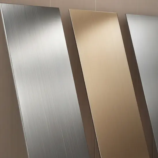 Kovový panel spomaľujúci horenie